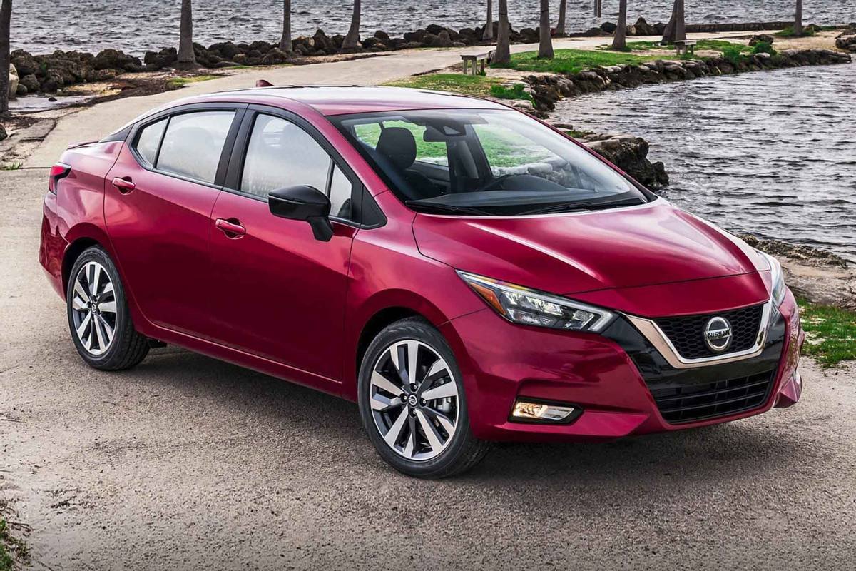 nissan-versa-2021-exterior-front-three-quarter-oem