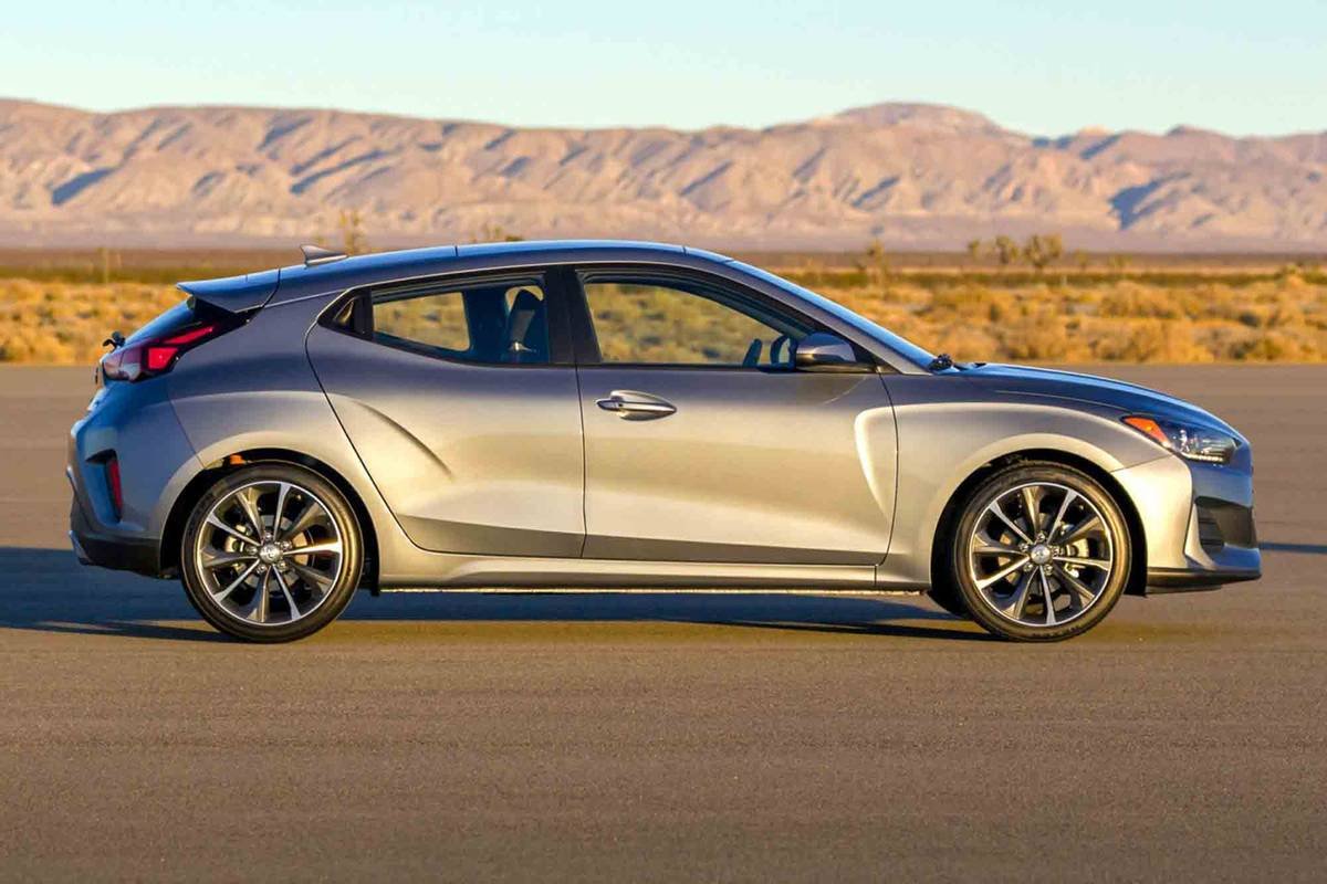 hyundai-veloster-2021-exterior-side-oem