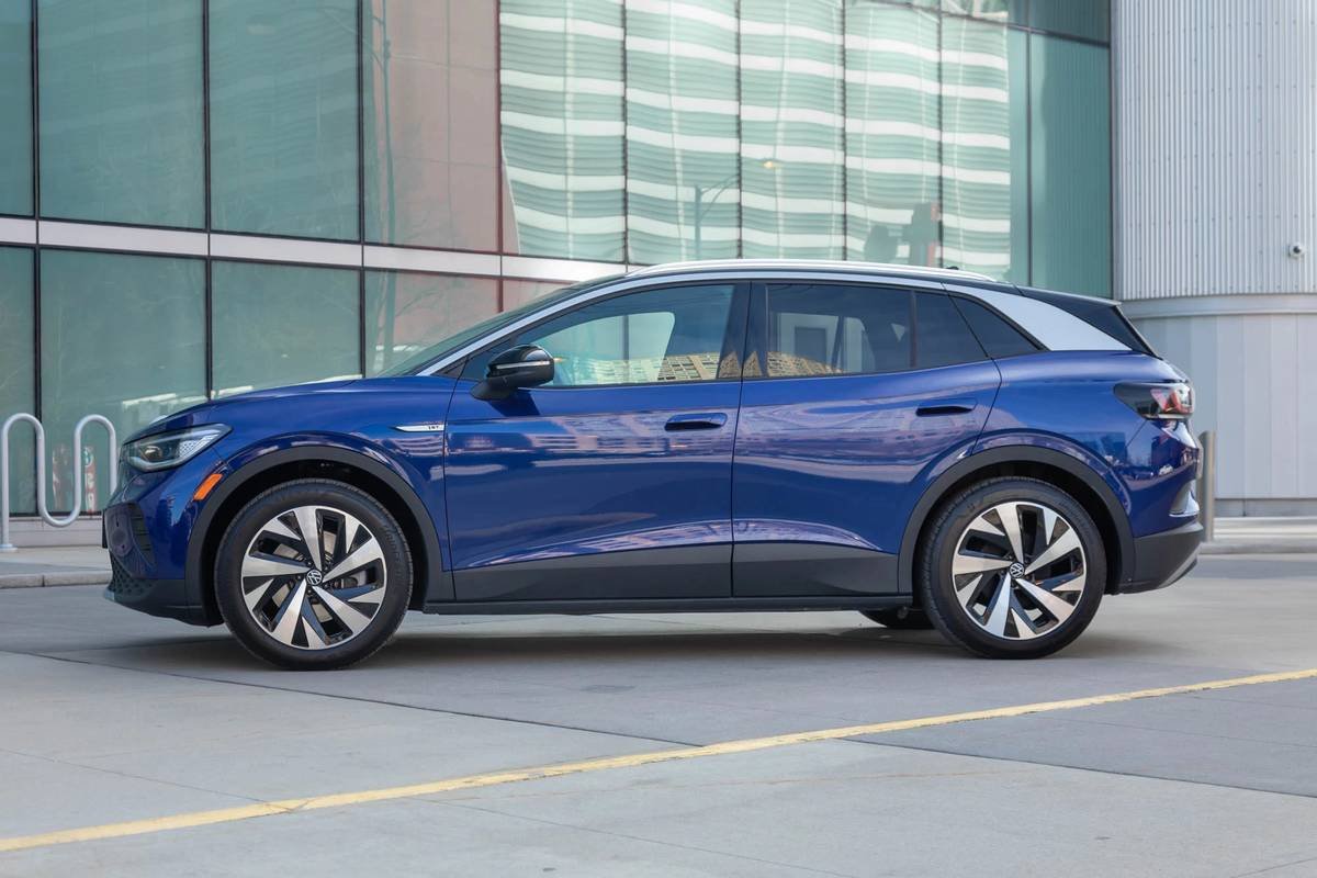 volkswagen-id4-1st-edition-2021-04-blue--exterior--profile.jpg