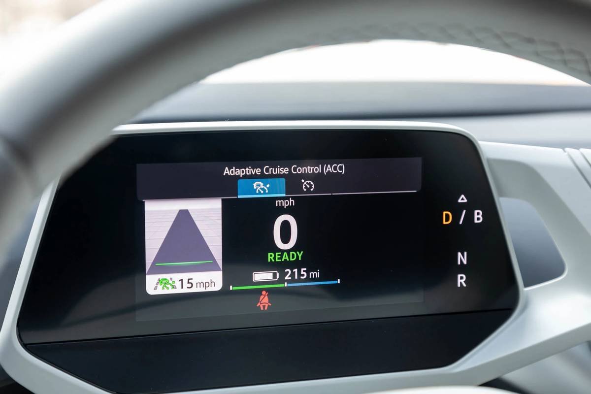 volkswagen-id4-1st-edition-2021-27-front-row--instrument-panel--interior.jpg