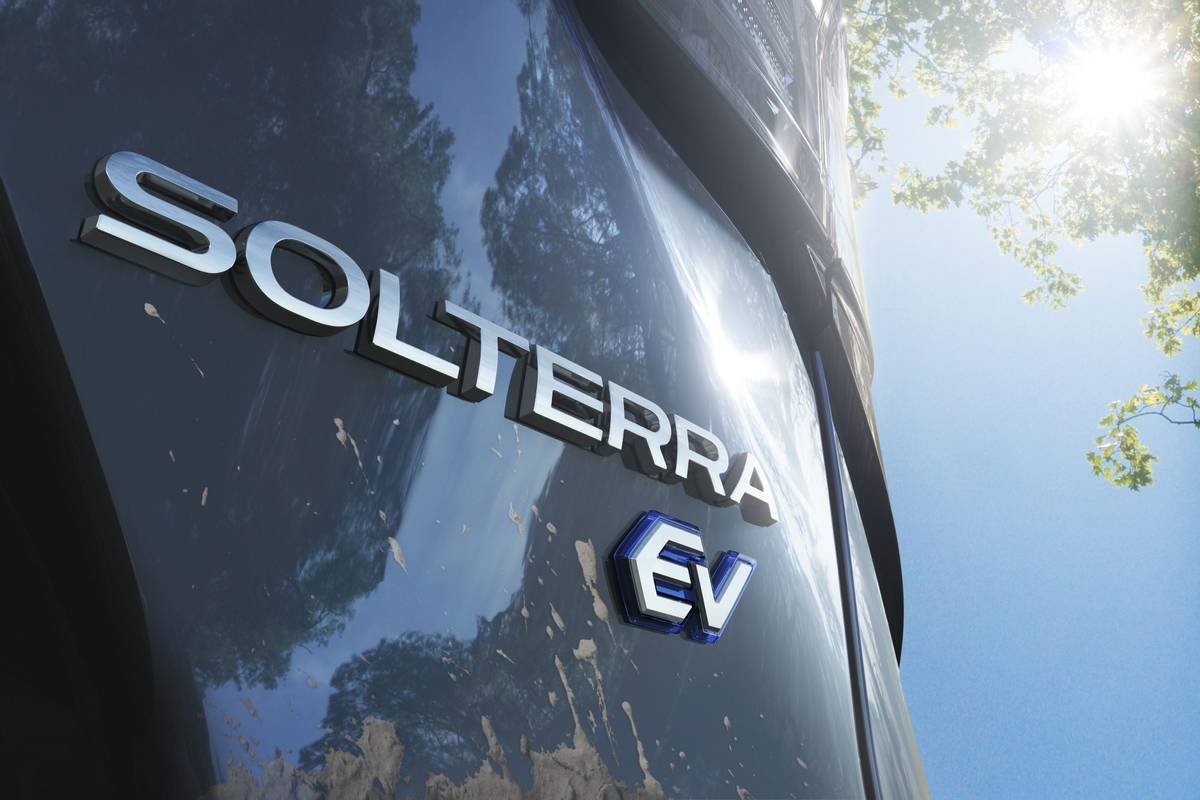 Subaru-Solterra-2023-badge