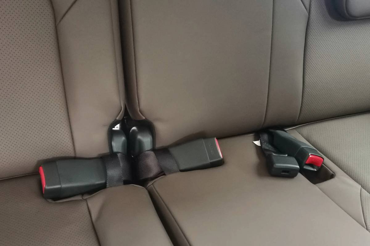 infiniti-qx80-2021--01-car-seat-check--interior.jpg