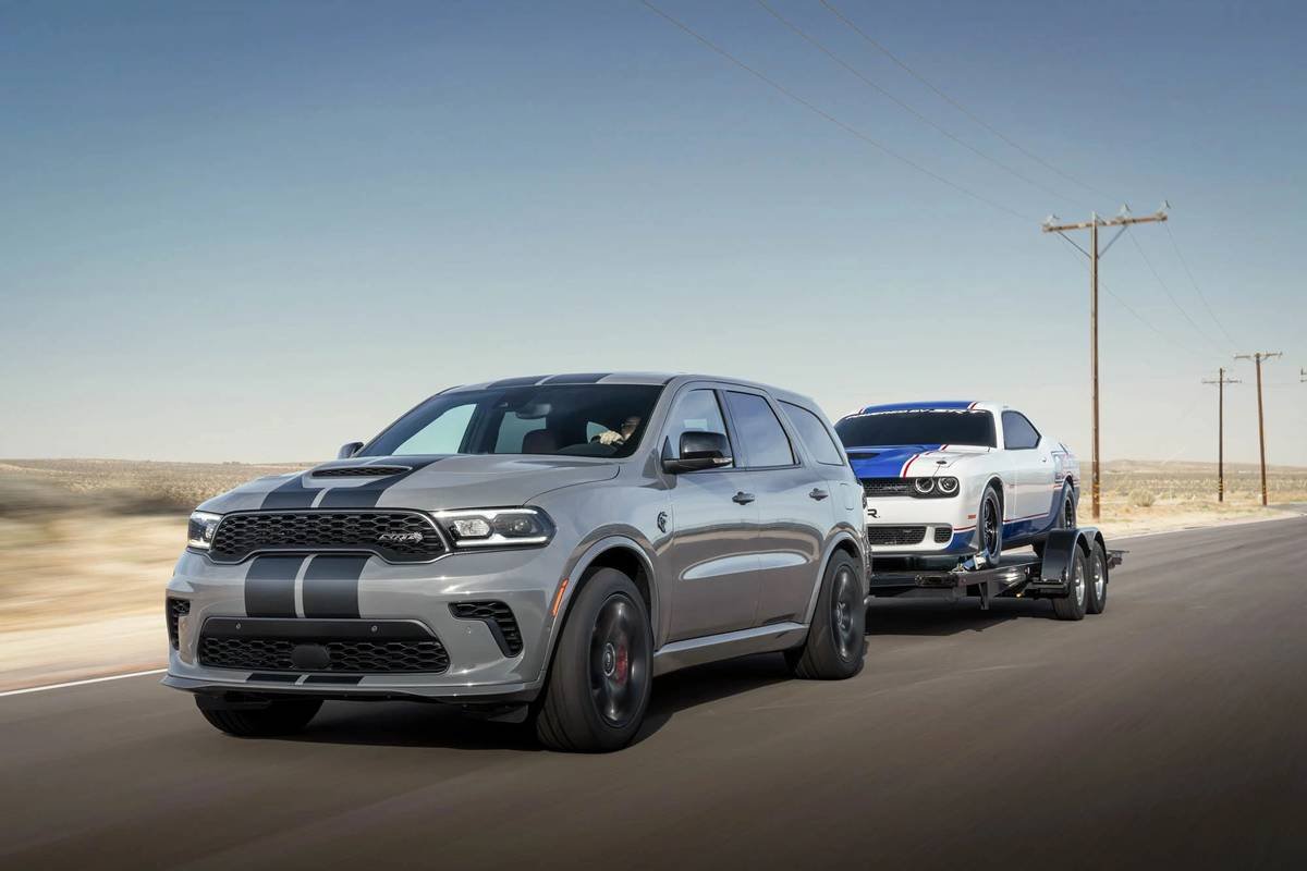 dodge-durango-srt-2021-oem-03-angle--exterior--front--towing.jpg