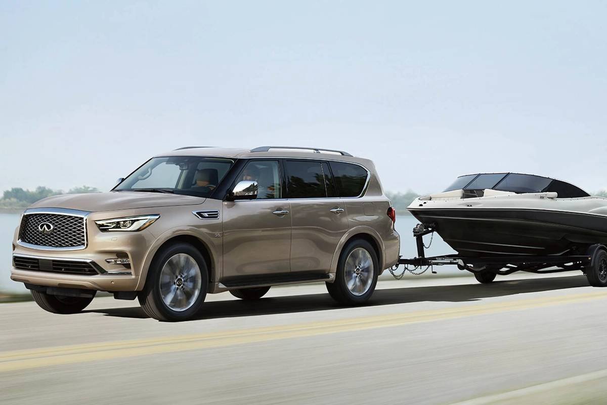infiniti-qx80-2021-oem-06-angle--exterior--front--towing.jpg