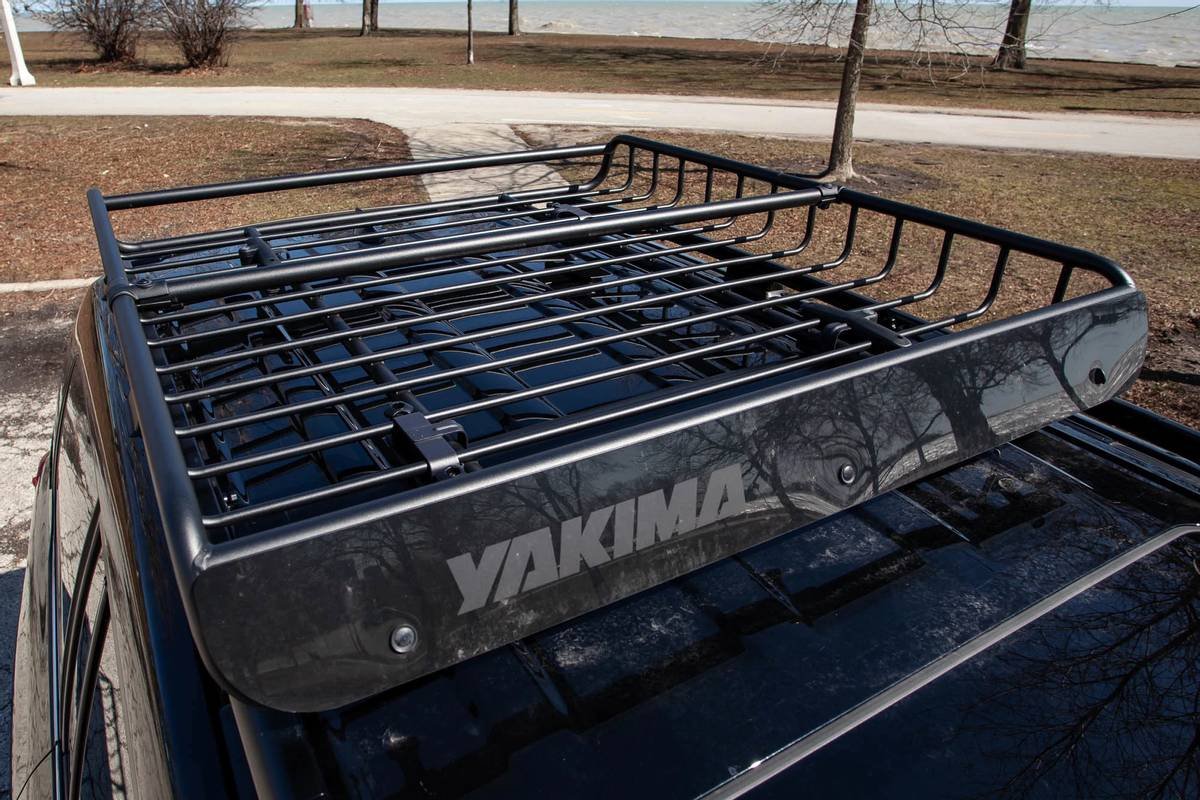 toyota-land-cruiser--heritage-edition-2021--09-black--exterior--roof-rack.jpg