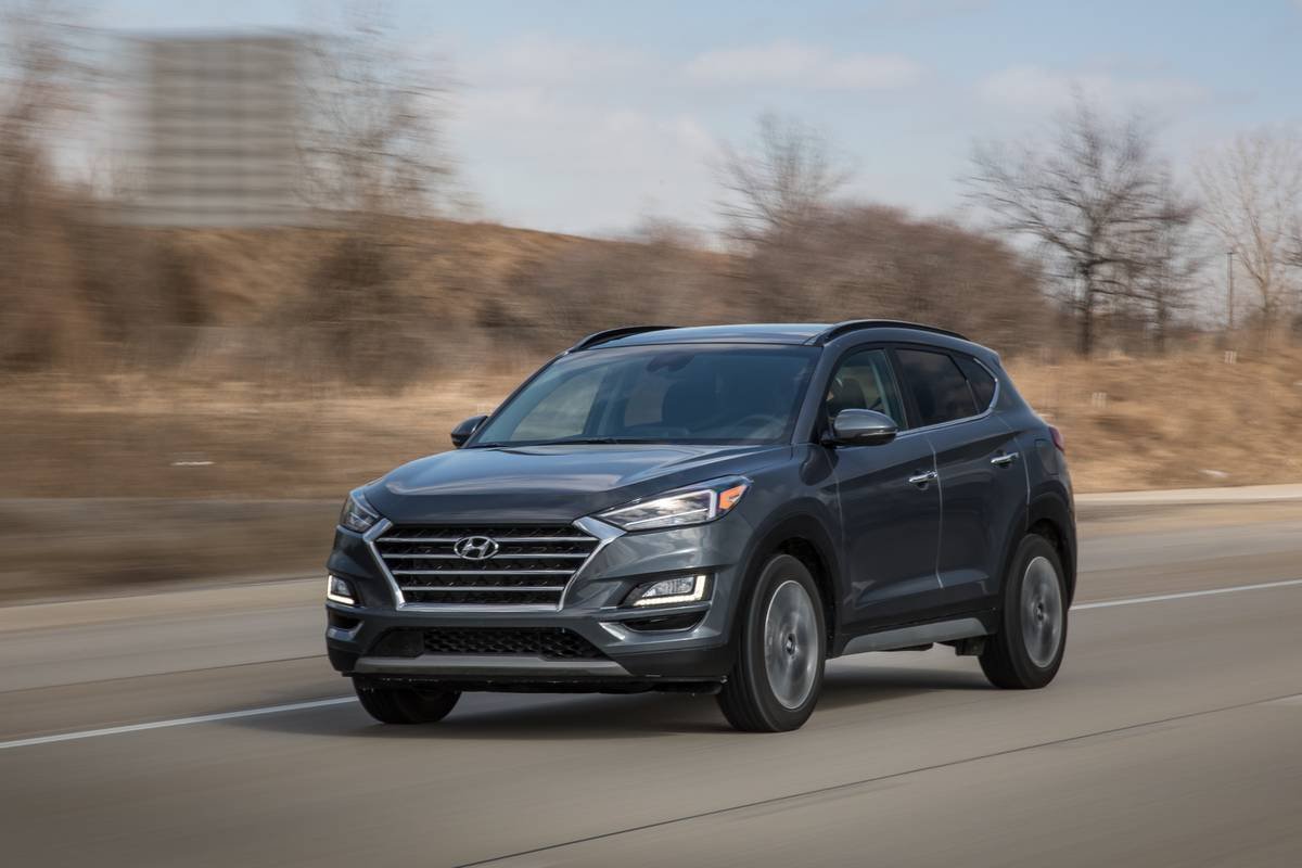 01-hyundai-tucson-2019-angle--dynamic--exterior--front--grey.jpg