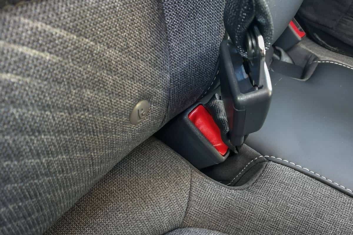 hyundai-venue-2021--01-backseat--car-seat-check--interior.jpg