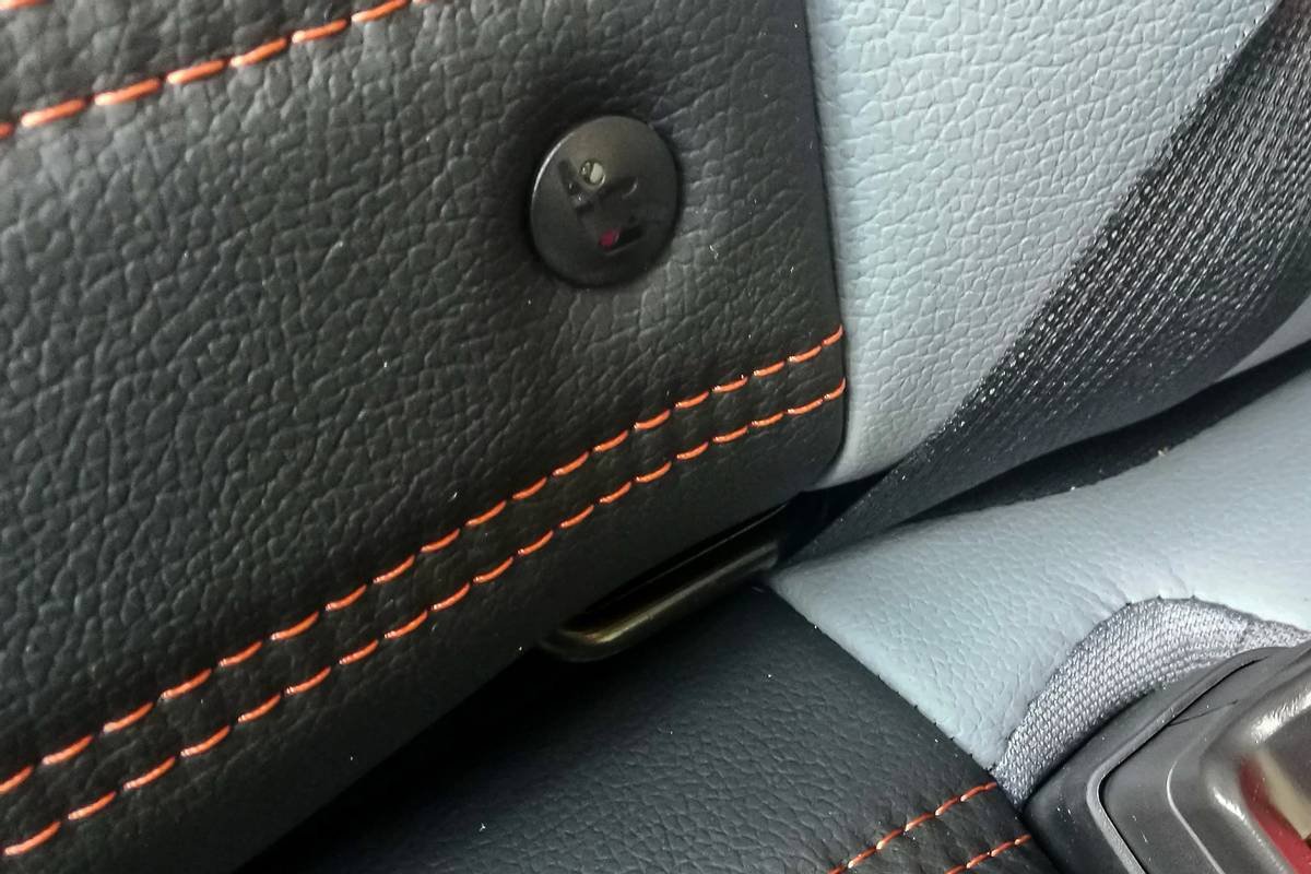 nissan-kicks-2021--01-backseat--car-seat-check--interior.jpg