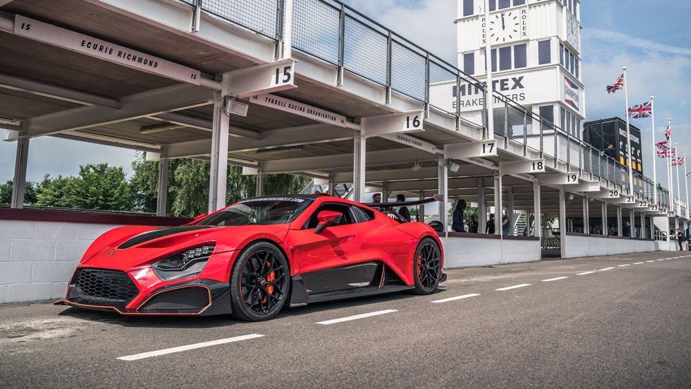 The Zenvo TSR-S takes to the track.