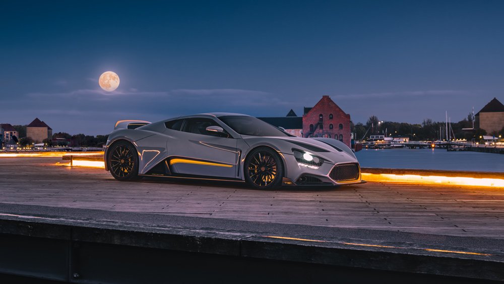 The TS1 GT with the town of Præstø, on the Danish island of Zealand, as backdrop.