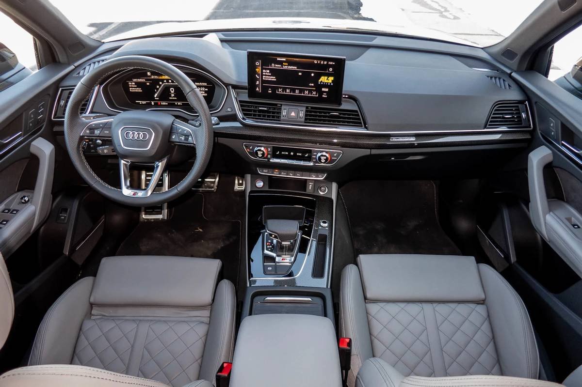 audi-sq5-2021-13-cockpit-shot--dashboard--front-row--interior.jpg
