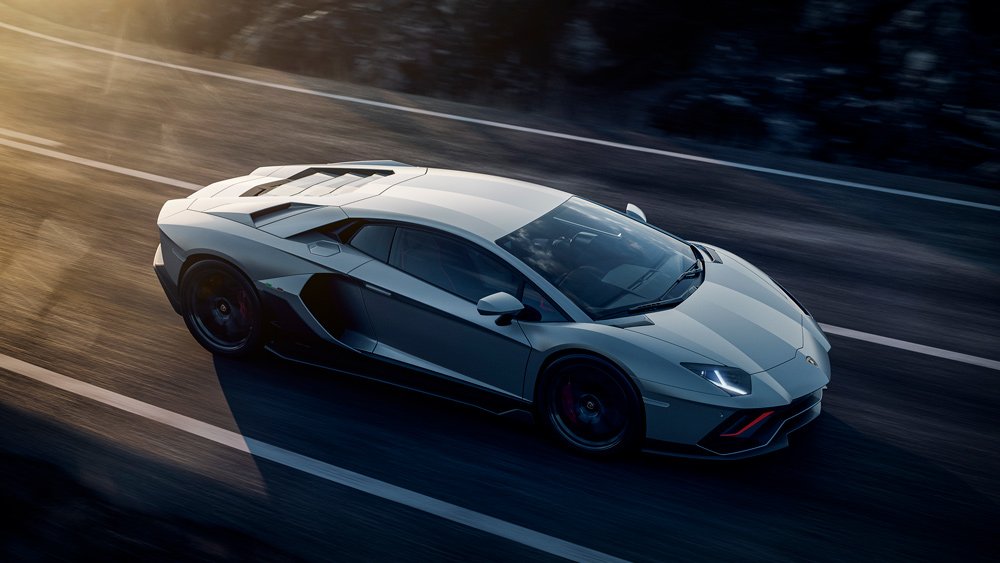 The 2022 Lamborghini Aventador LP 780-4 Ultimae supercar.