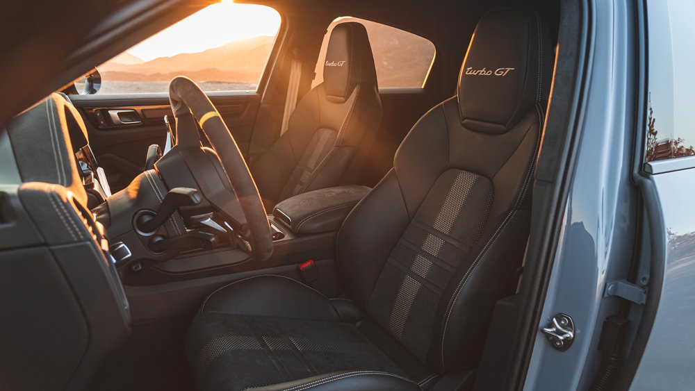 The interior of the 2022 Porsche Cayenne Turbo GT.