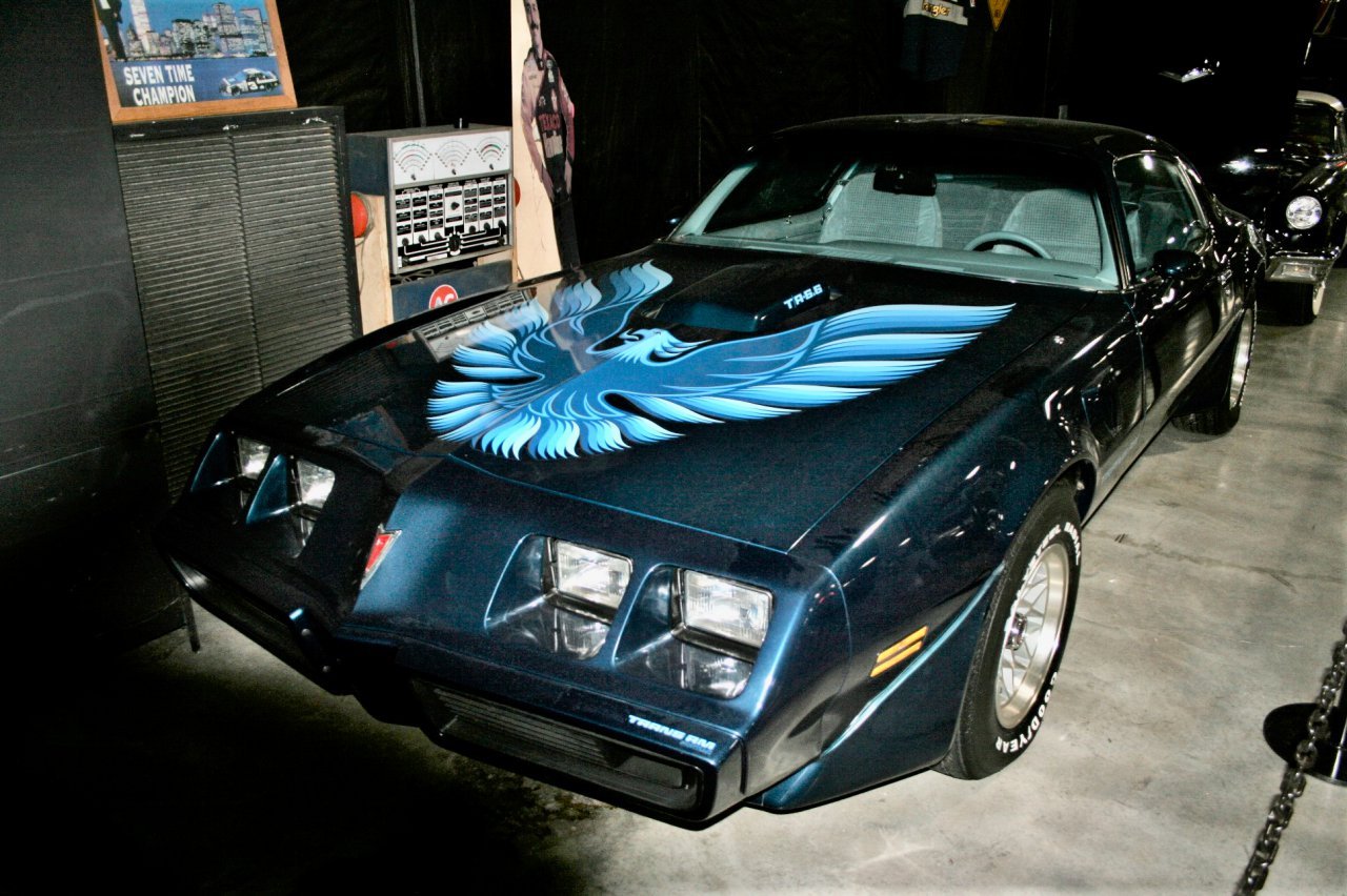 muscle cars, Floyd Garrett’s museum shares his love for muscle cars, ClassicCars.com Journal