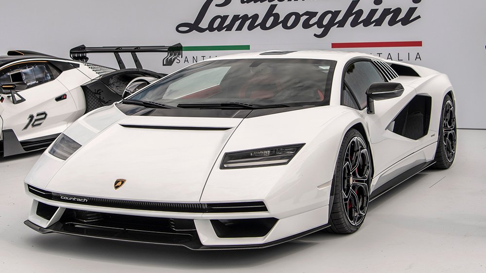 A Lamborghini Countach LPI 800-4 supercar.