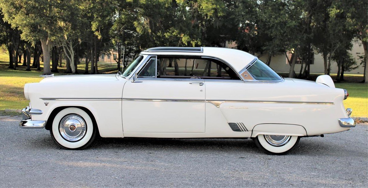 1954 Ford Crestline Skyliner side view