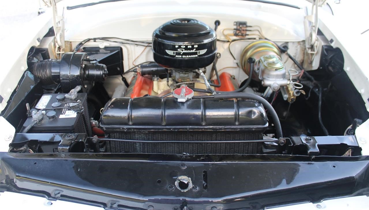 1954 Ford Crestline Skyliner engine