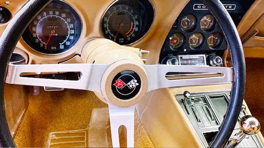 1969 Corvette Stingray interior 