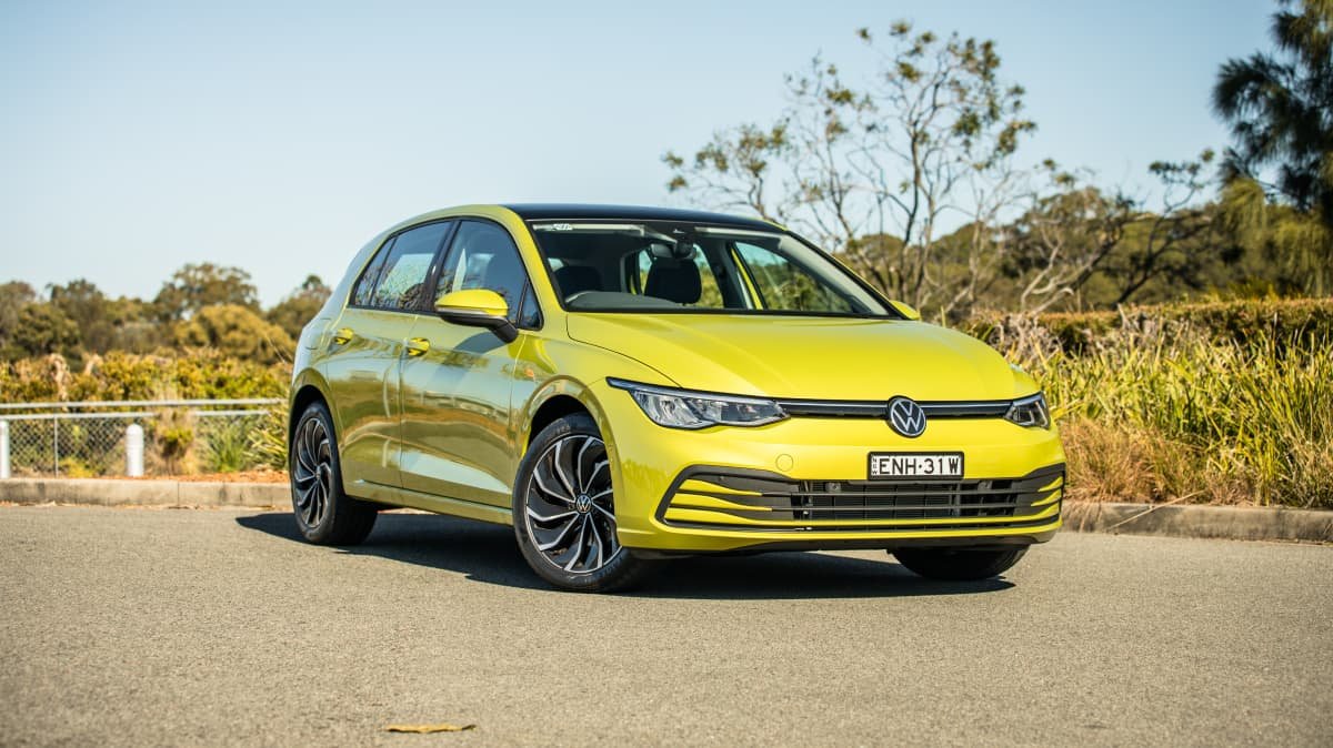 Kia Cerato GT Hatch V Volkswagen Golf Life Comparison – RevRebel