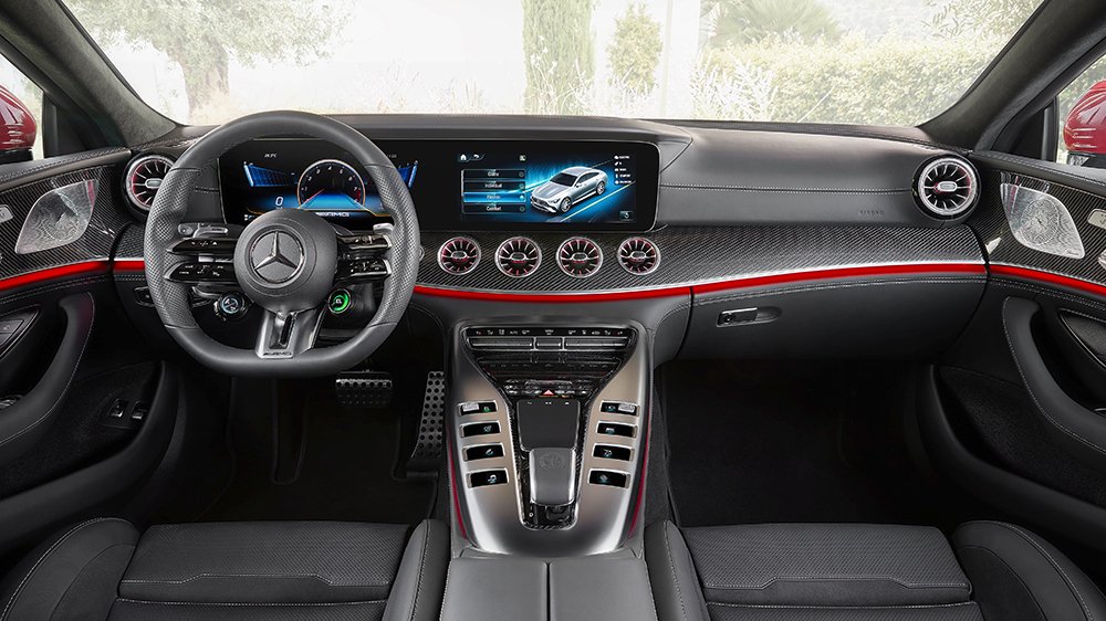 Mercedes-AMG GT 63 S E PERFORMANCE (4MATIC+) (Kraftstoffverbrauch gewichtet, kombiniert (WLTP): 8,6 l/100 km; CO2-Emissionen gewichtet, kombiniert: 196 g/km; Stromverbrauch gewichtet: 10,3 kWh/100 km); Exterieur: jupiterrot, AMG Carbon-Paket Exterieur, 53,3 cm (21