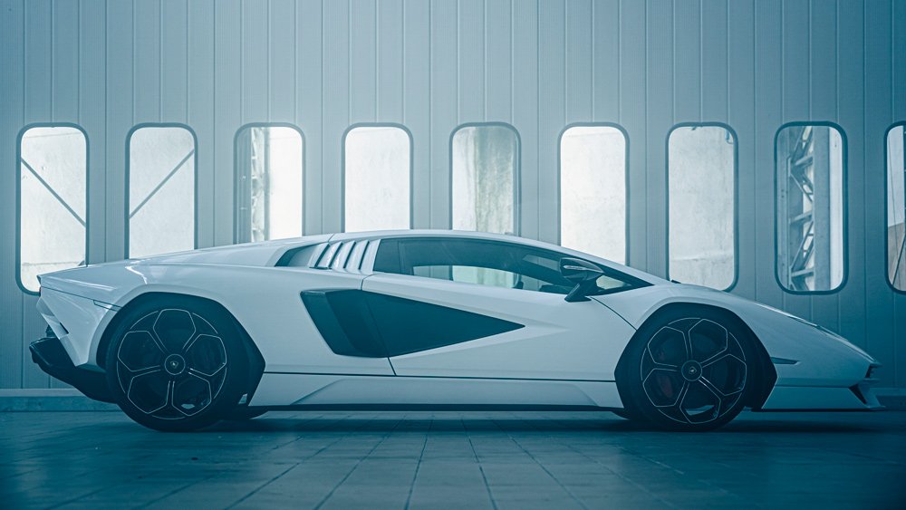 The Lamborghini Countach LPI 800-4.