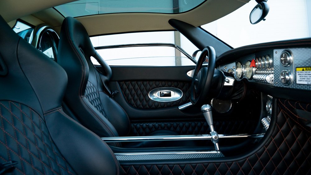 The cockpit of a 2009 Spyker C8 Laviolette.