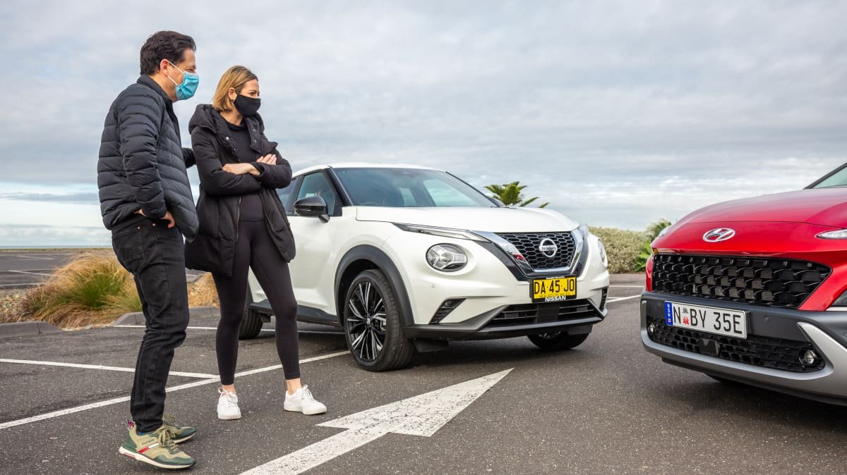 2021 Hyundai Kona Highlander v Nissan Juke Ti Energy Orange comparison-1