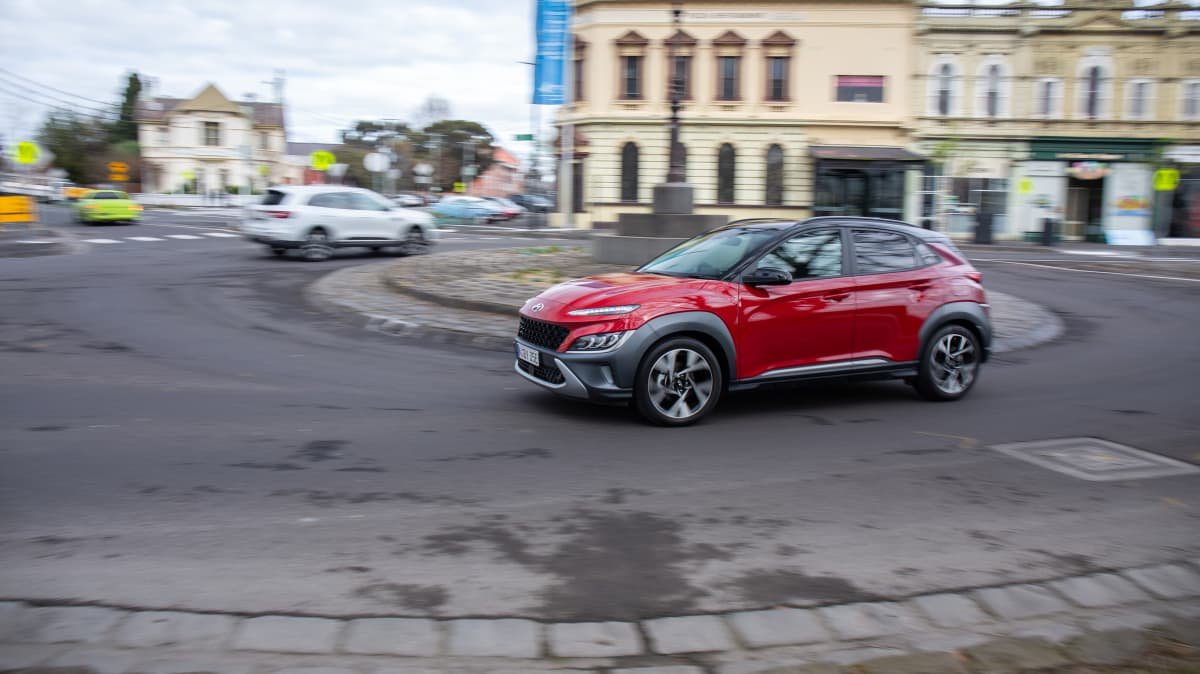 2021 Hyundai Kona Highlander v Nissan Juke Ti Energy Orange comparison-0