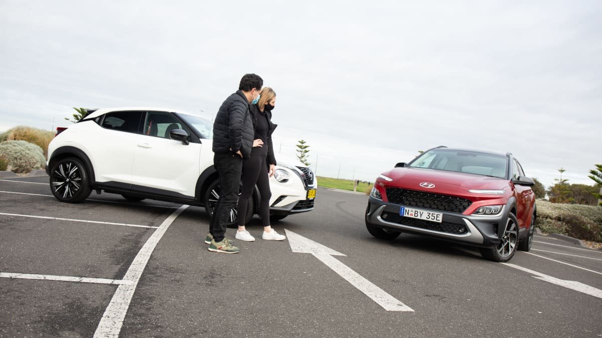 2021 Hyundai Kona Highlander v Nissan Juke Ti Energy Orange comparison-1