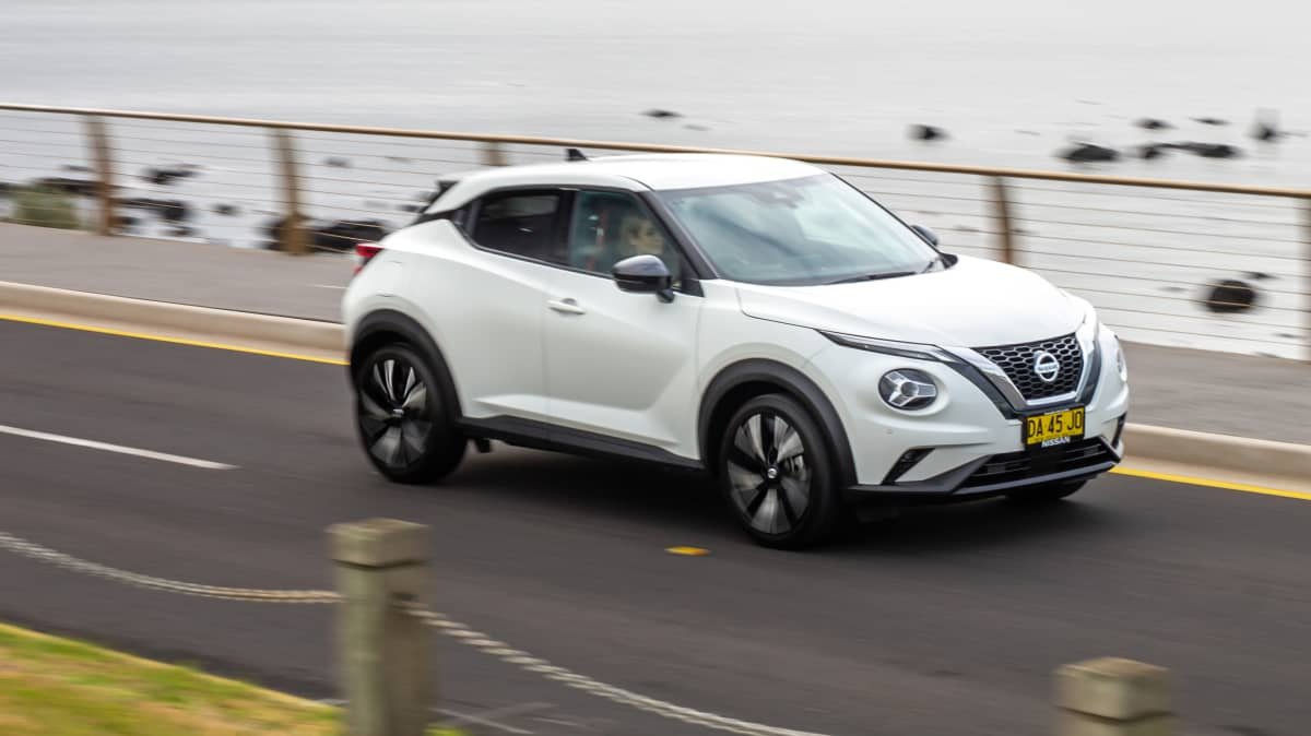 2021 Hyundai Kona Highlander v Nissan Juke Ti Energy Orange comparison-1