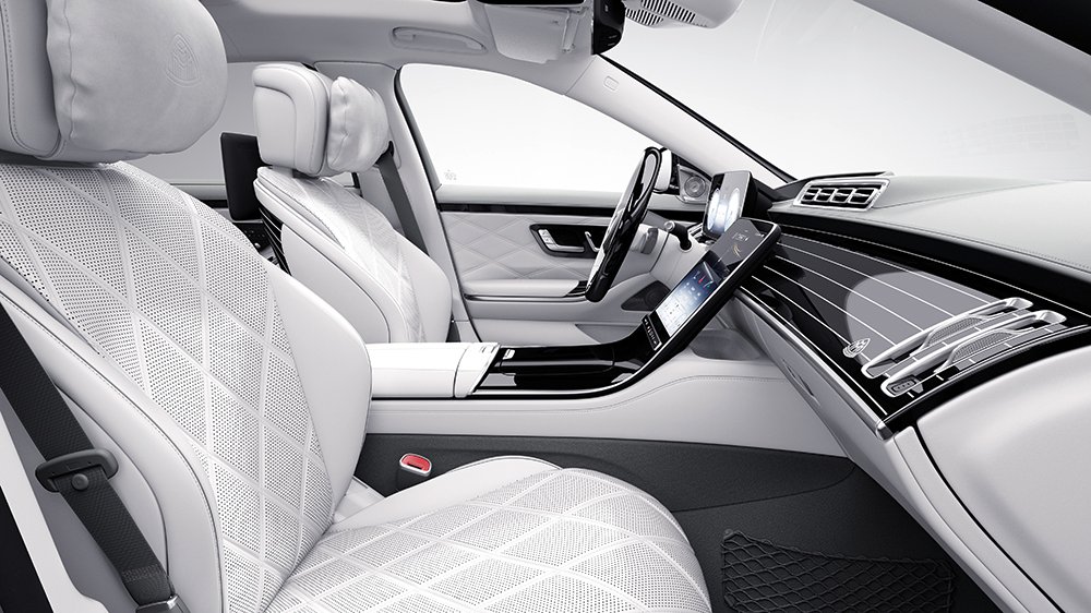 Mercedes-Maybach S 680 4MATIC „Edition 100“ (Kraftstoffverbrauch kombiniert NEFZ: 14,1-13,3 l/100 km | CO2-Emissionen kombiniert: 322-305 g/km)//Mercedes-Maybach S 680 4MATIC „Edition 100” (combined fuel consumption NEFZ: 14.1-13.3 l/100 km | combined CO2 emissions: 322-305 g/km)