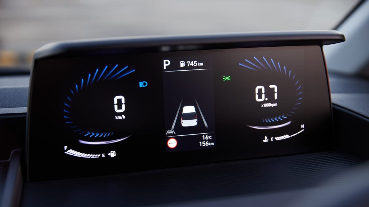 2021 Hyundai Staria Load v Hyundai iLoad on-paper comparison-1