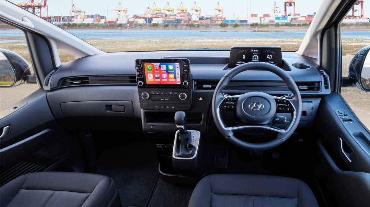 2021 Hyundai Staria Load v Hyundai iLoad on-paper comparison-0