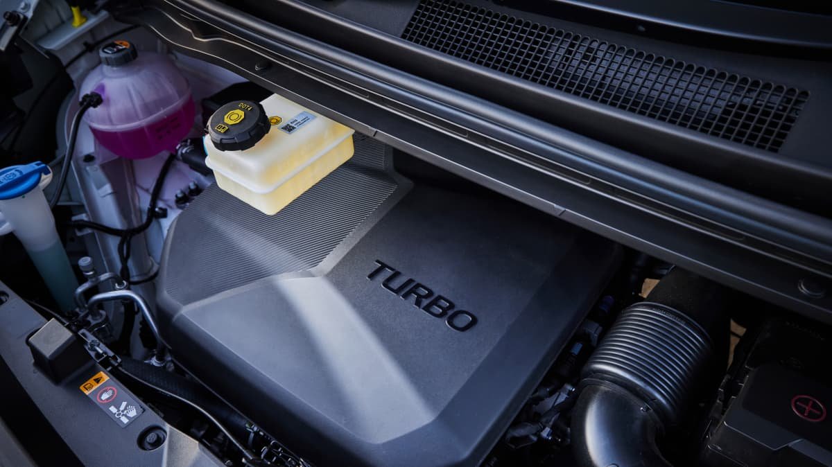 2021 Hyundai Staria Load v Hyundai iLoad on-paper comparison-0