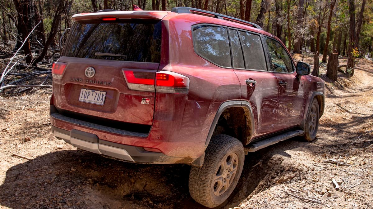 2022 Toyota LandCruiser 300 review-1