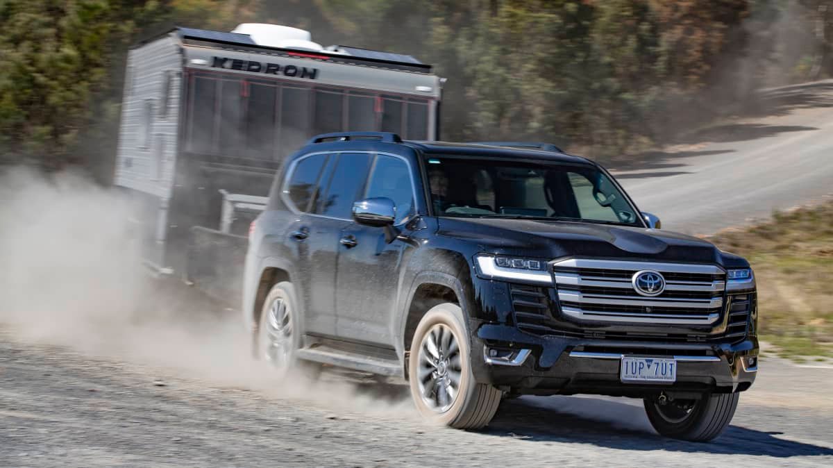 2022 Toyota LandCruiser 300 review-1