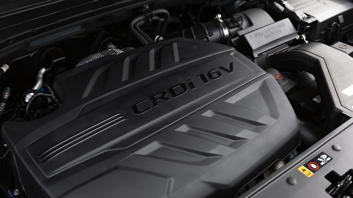 2022 Hyundai Palisade Elite 2.2 CRD v Kia Carnival Platinum diesel comparison-2