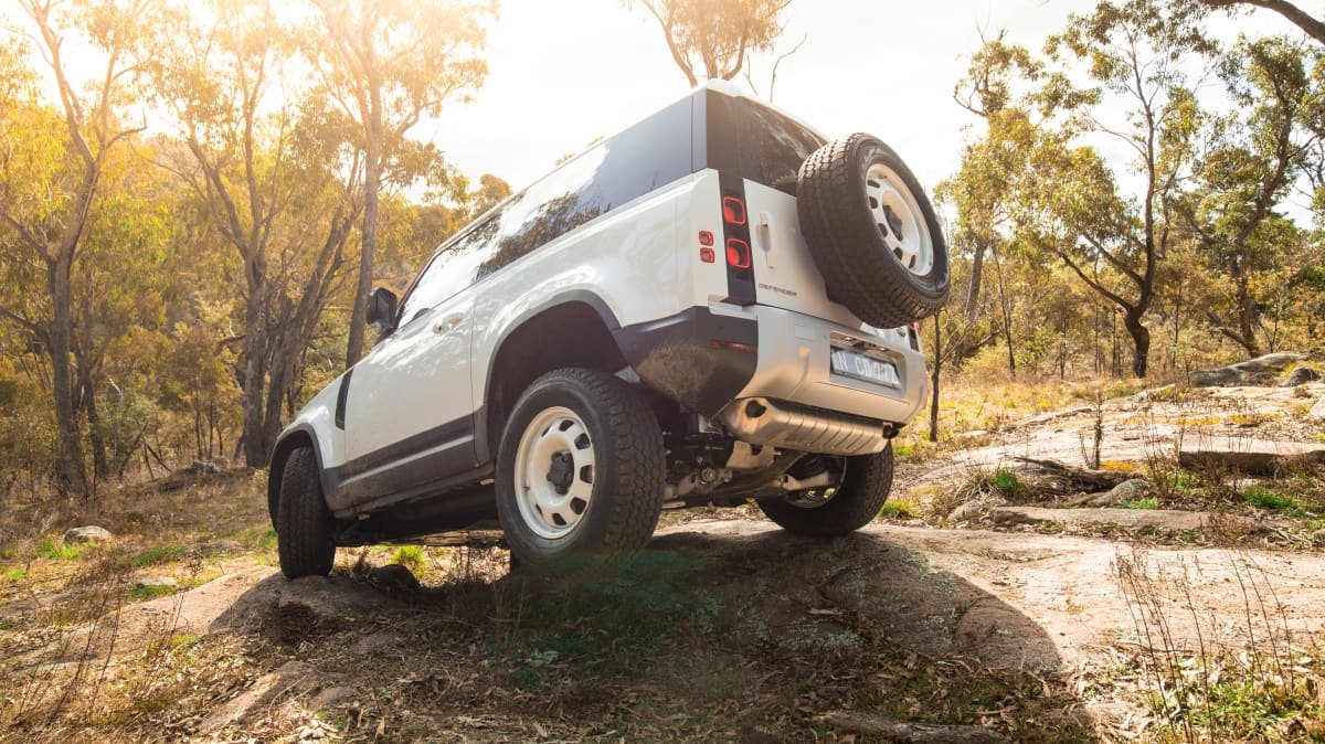 2022 Land Rover Defender 90 P300 review-1