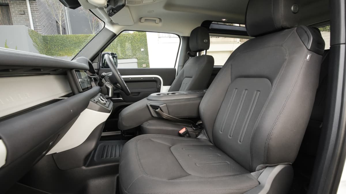 2022 Land Rover Defender 90 P300 review-1