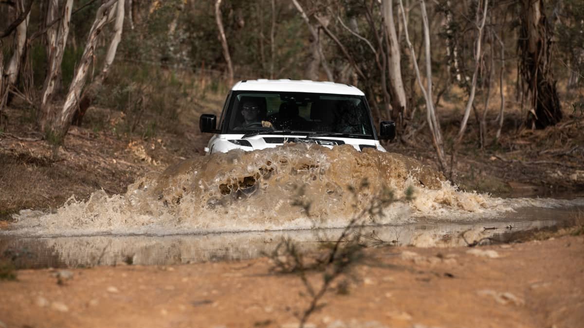 2022 Land Rover Defender 90 P300 review-1