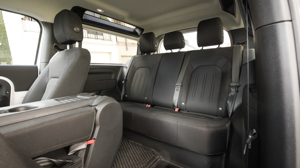 2022 Land Rover Defender 90 P300 review-2