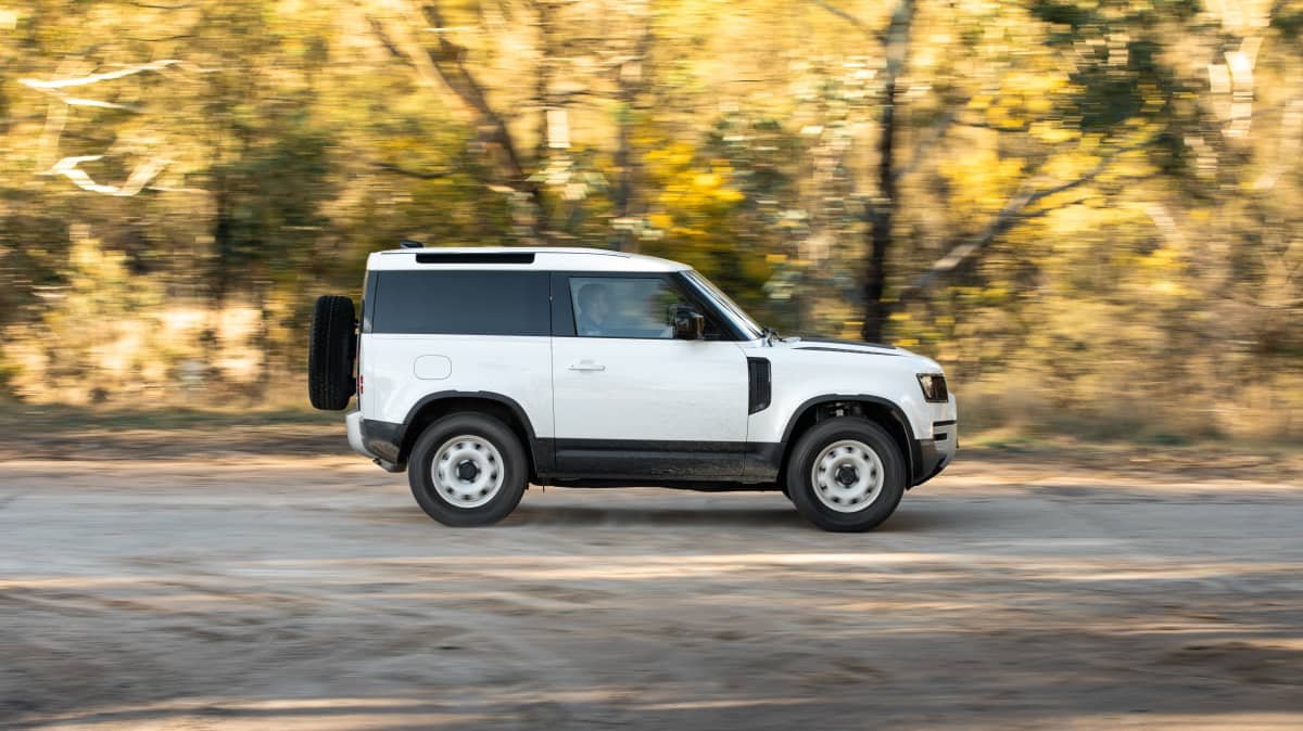2022 Land Rover Defender 90 P300 review-1
