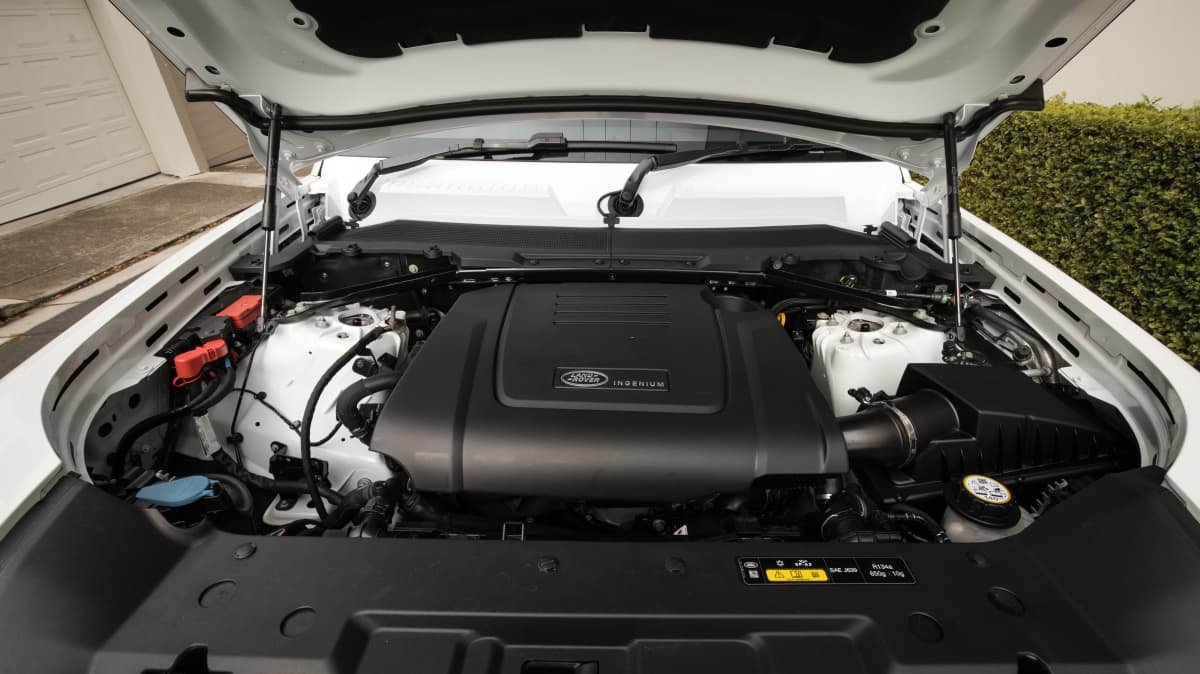 2022 Land Rover Defender 90 P300 review-3