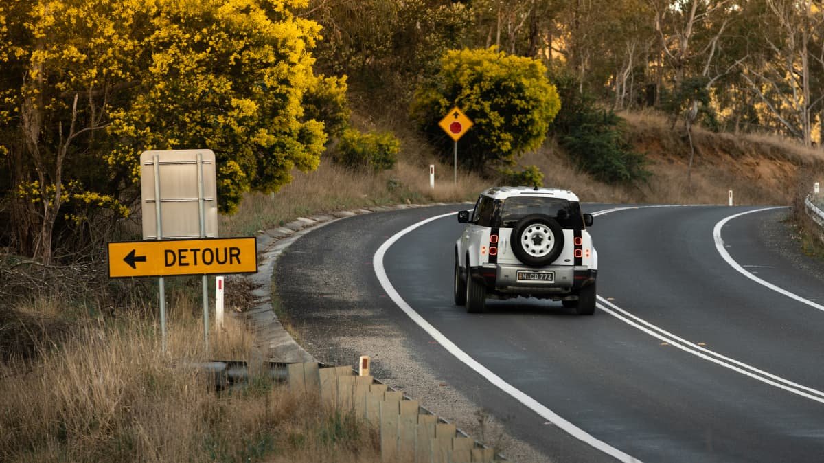 2022 Land Rover Defender 90 P300 review-3