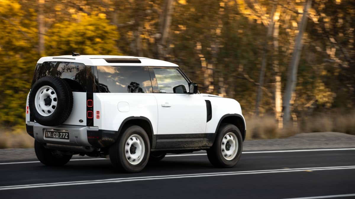 2022 Land Rover Defender 90 P300 review-2