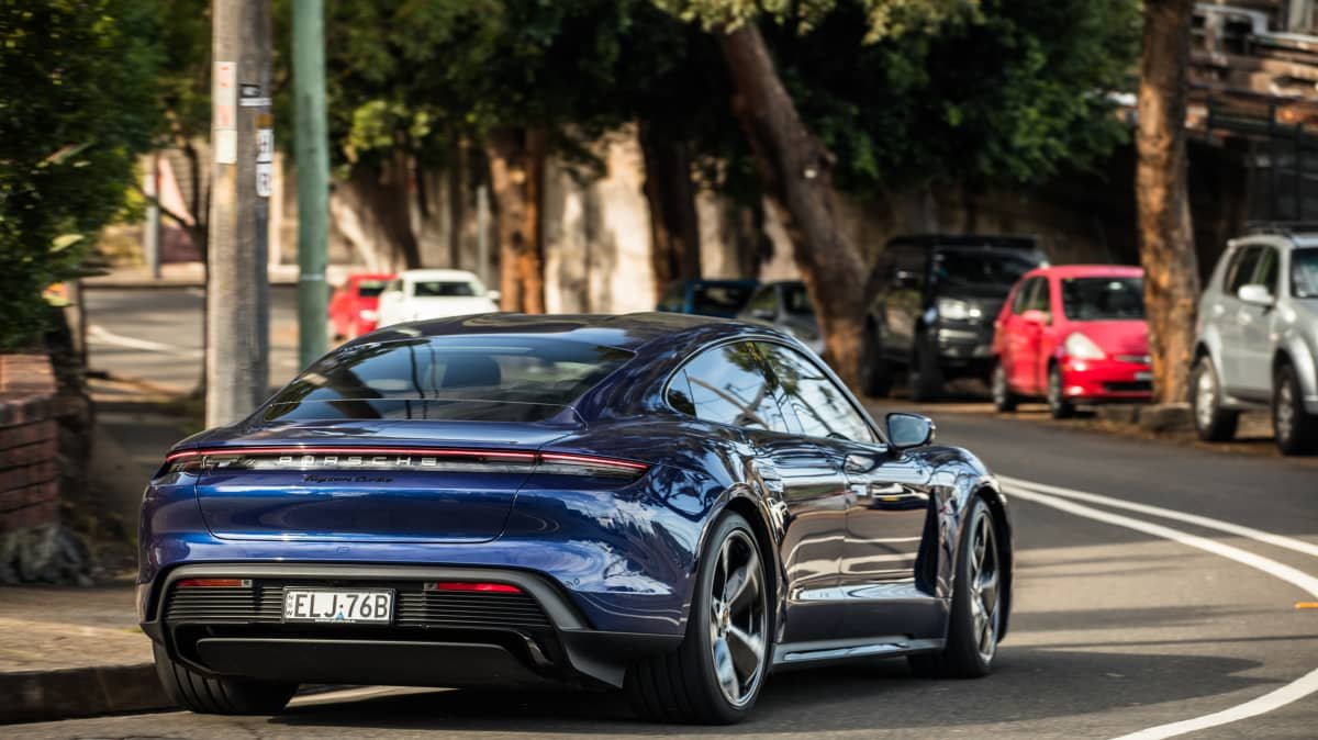 2021 Porsche Taycan Turbo review-2