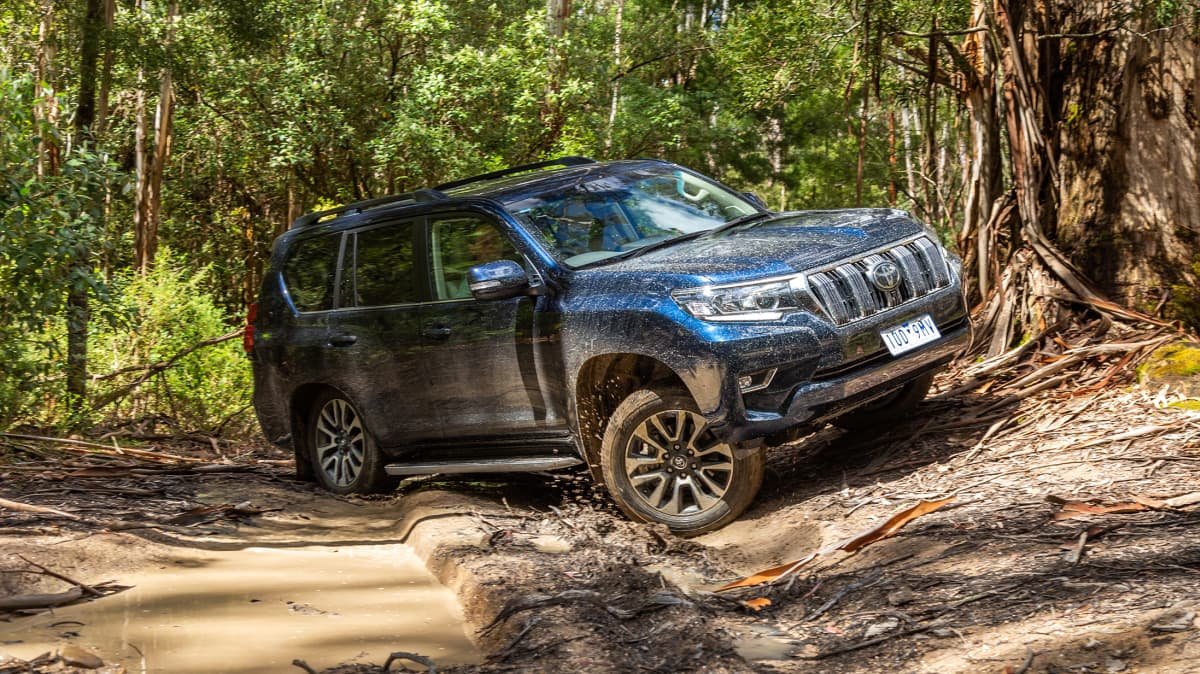 2021 Toyota LandCruiser Prado VX review-1