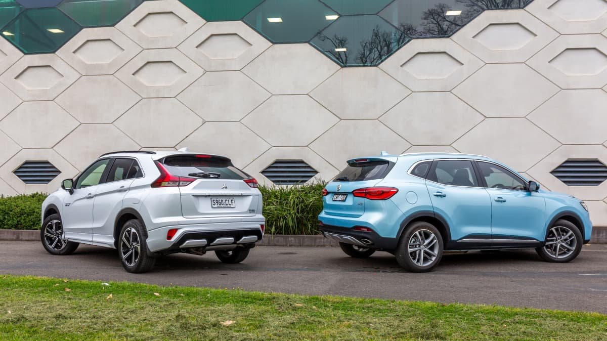 2021 MG HS PHEV v Mitsubishi Eclipse Cross Aspire PHEV-1