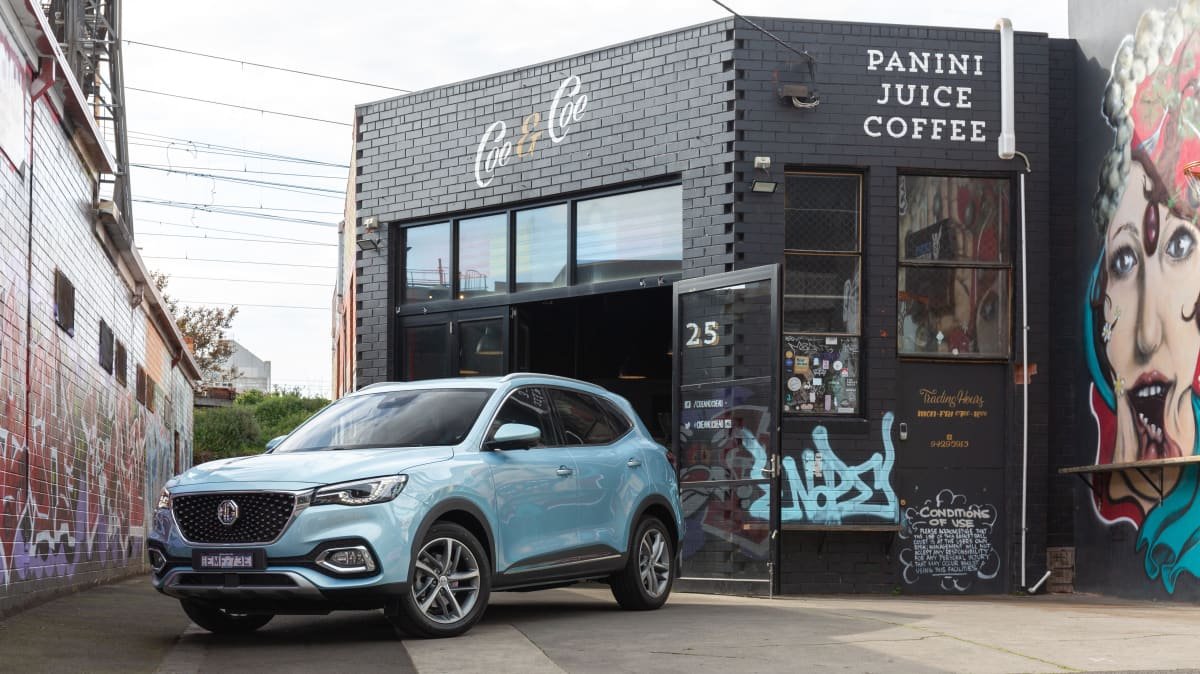 2021 MG HS PHEV v Mitsubishi Eclipse Cross Aspire PHEV-0