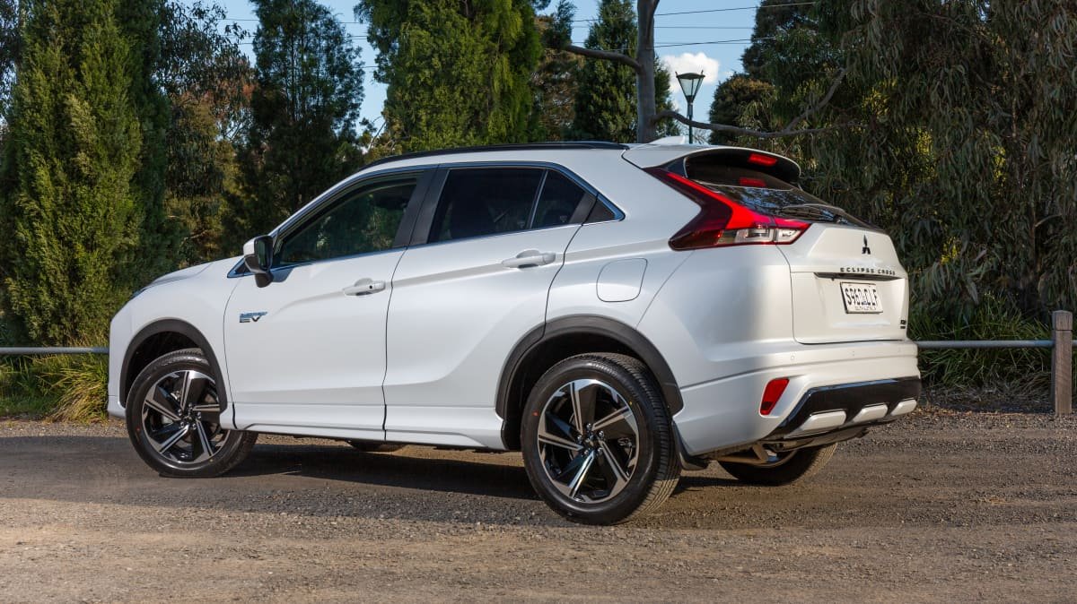 2021 MG HS PHEV v Mitsubishi Eclipse Cross Aspire PHEV-3